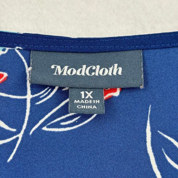 Modcloth Blouse Top Semi Sheer Cap Sleeve Covered Buttons Blue Floral Size 1X - Picture 3 of 12